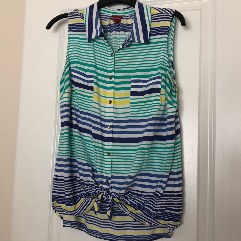 Striped knotted shirt